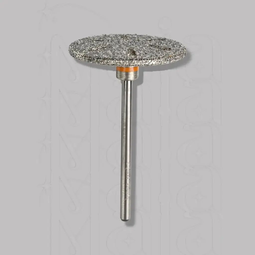 Zahnutý brusný kotouč Ø25 mm - kapka s 6 otvory